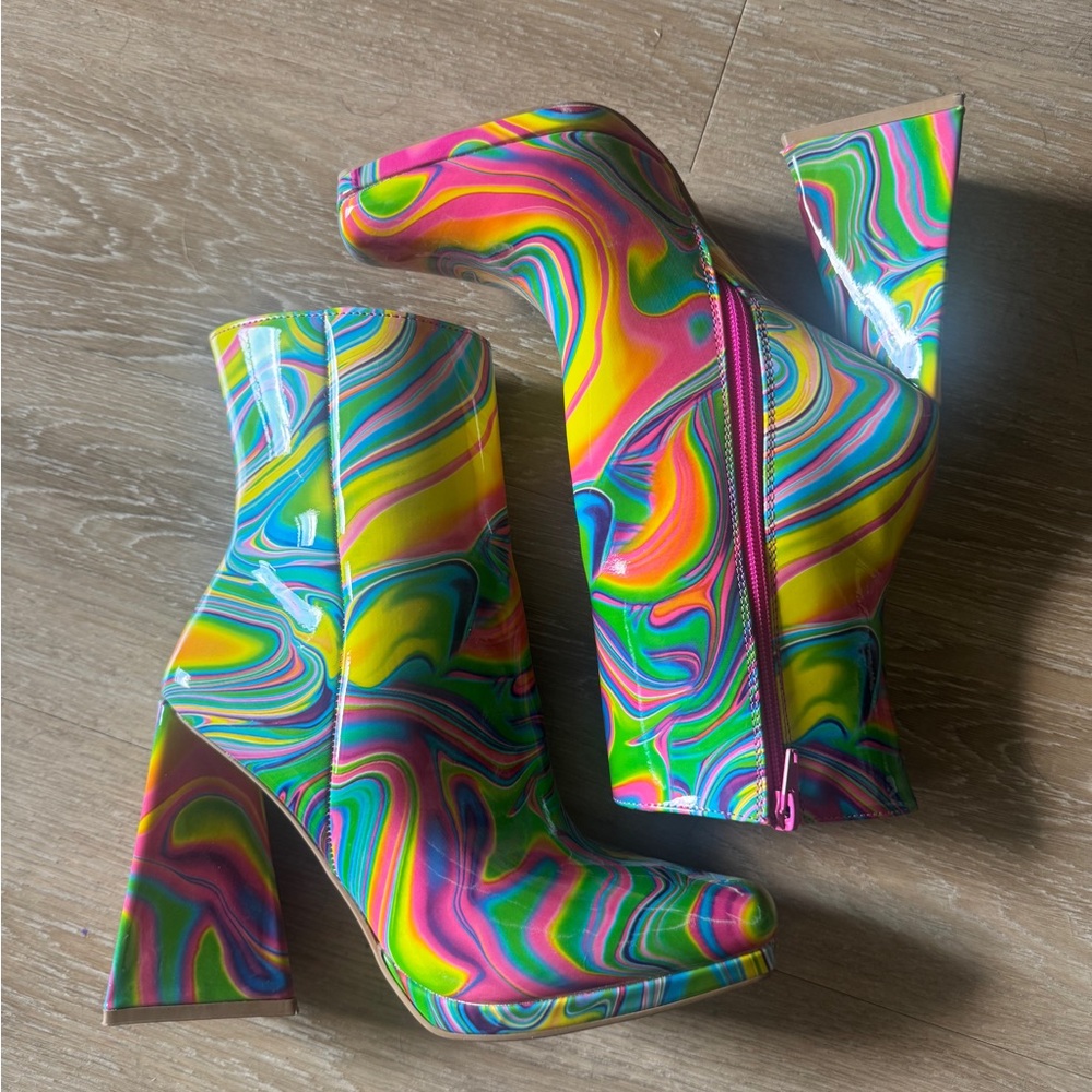 Anne Michelle Multicolor Swirl Heeled Boots